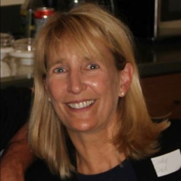 Meet your Posher, Cindy - Picture 2 of 2